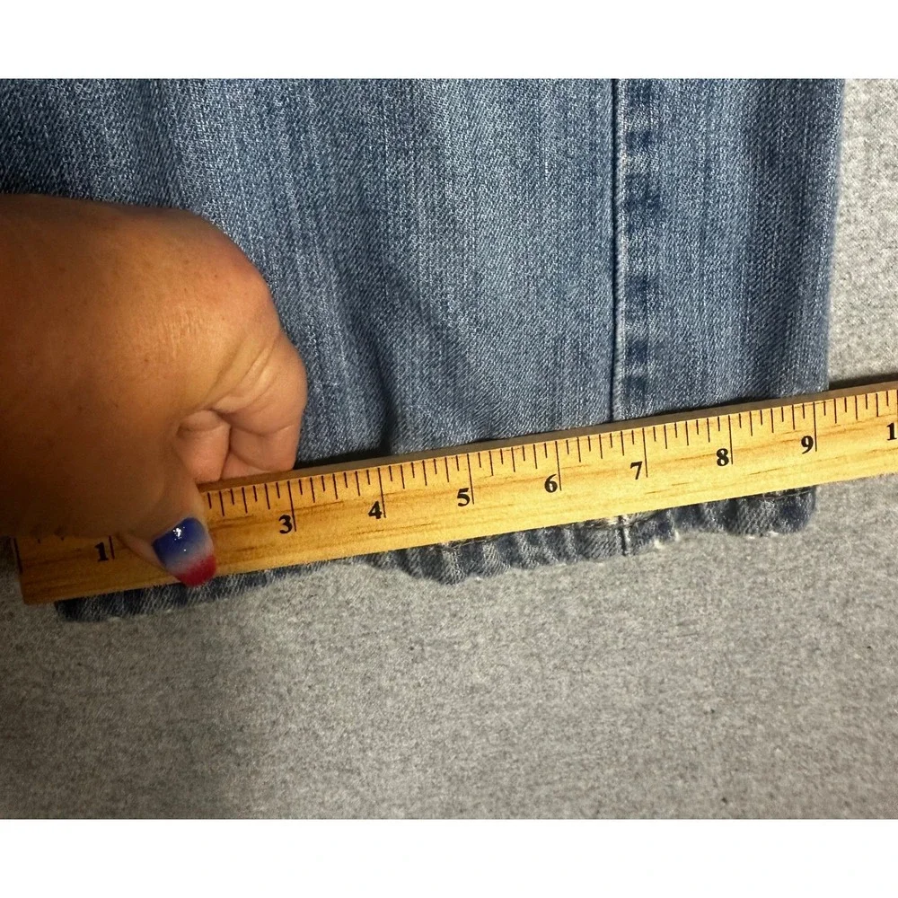 Levis levi 569